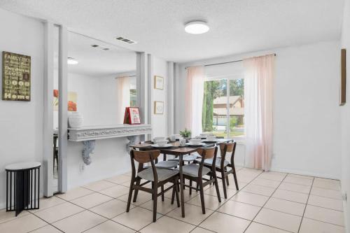 Estates at Canyon Crest House | Oak and Fairway