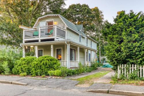 Oak Bluffs House | Oak Bluffs Cottage