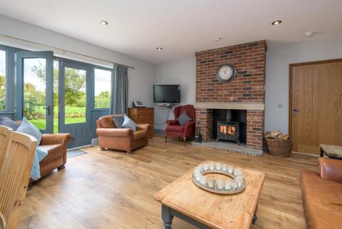 Frampton House | Oak Cottage