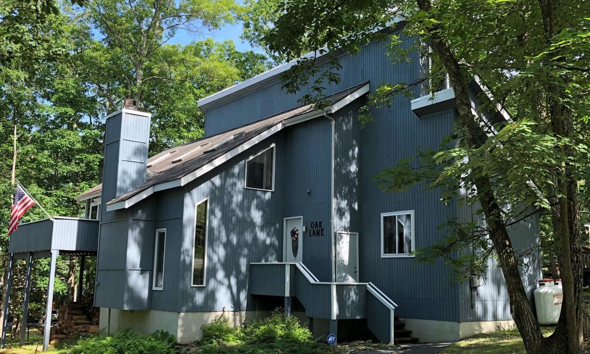 Bushkill House | Oak Lane at Saw Creek - 2026 UPGRADES