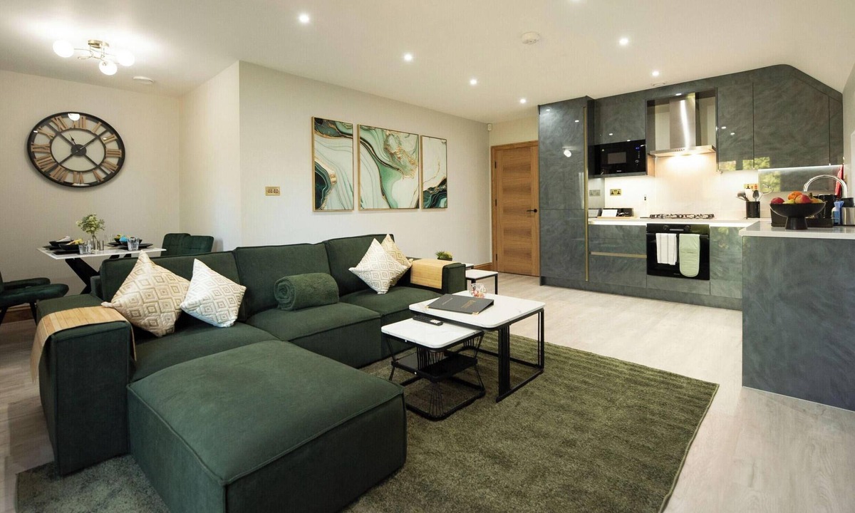 Reading Apartment | Oak Lodge - Premium 2-Bed, 2-Bath with Parking