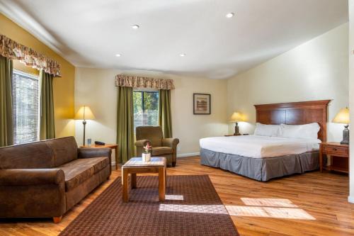 Pinetop Apartment | Oak-Lodge Standard by Roundhouse Resort and Spa