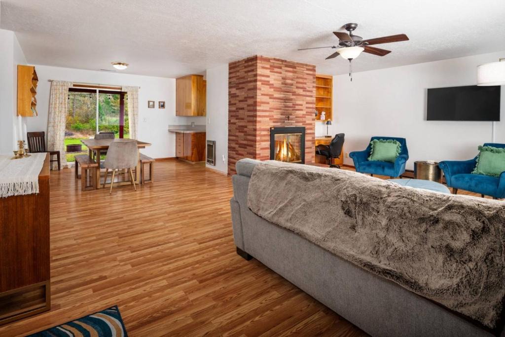 Gales Creek House | Oak Star Farm