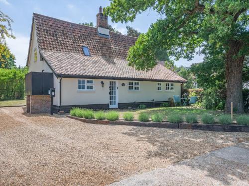 Hethel House | Oak Tree Cottage