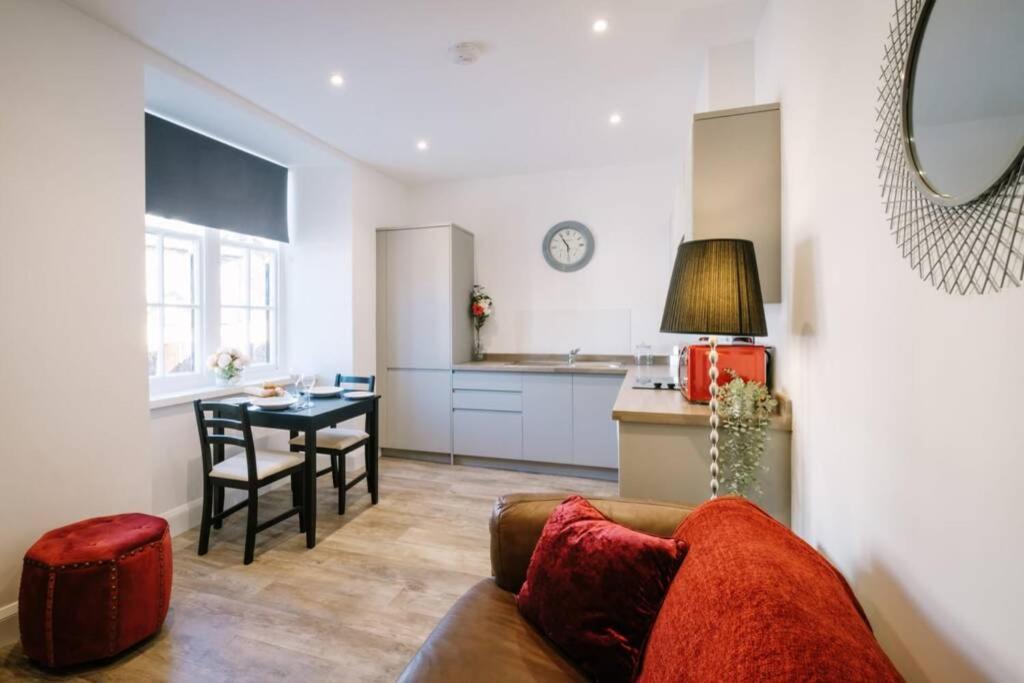 Bowness-on-Windermere Apartment | Oak View Flat in Central Bowness-on-Windermere, Lake District