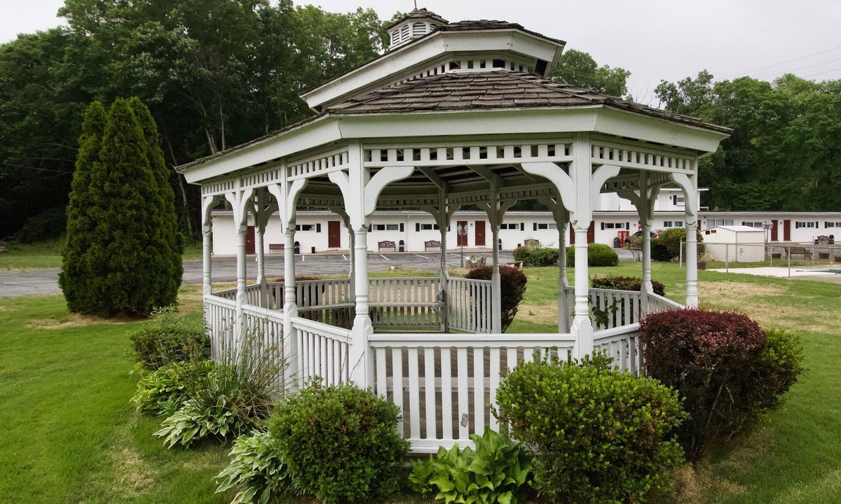 Waterford Hotel | Oakdell Motel