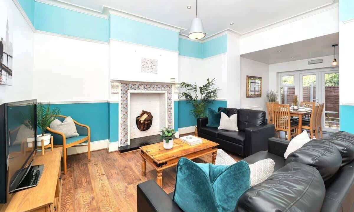 Stoke-on-Trent House | Oakhill House Summary