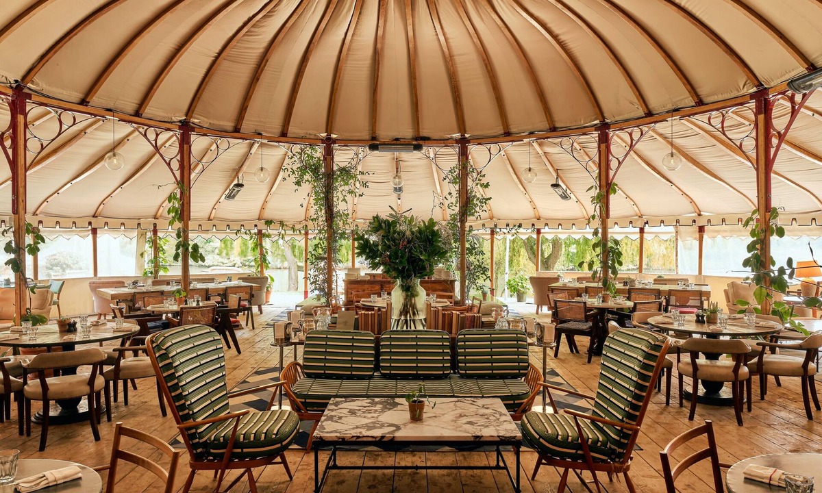 Fifield Hotel | Oakley Court