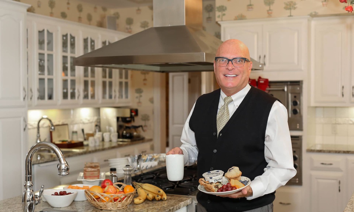 Plum Bed & Breakfast | Oakmont Inn