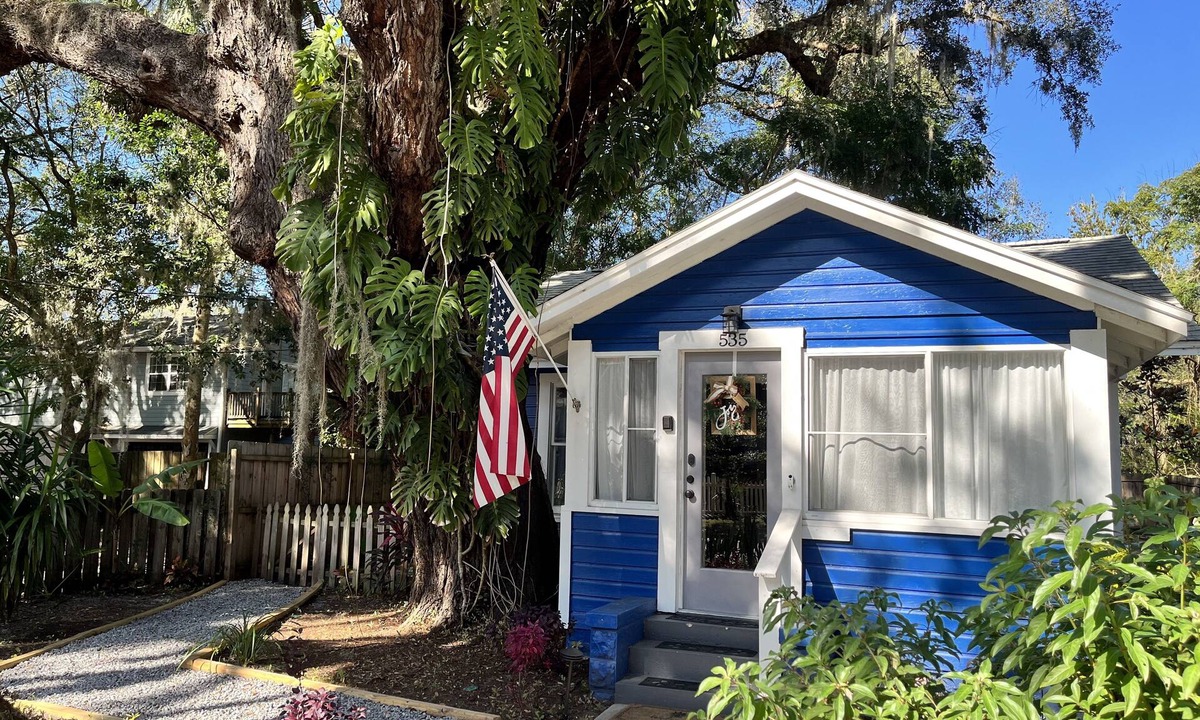 Mount Dora Cottage | Oaktree Cottage in Mount Dora Historic District.
