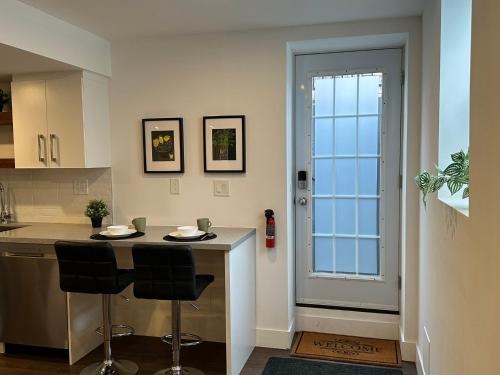 West Oak Trails Apartment | Oakville's Retreat