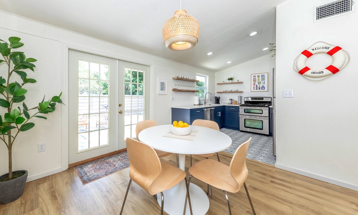 Sarasota House | Oar'asis: A Mid-century Modern Cottage