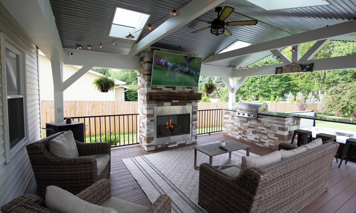 Howland Corners House | Oasis at Avalon Lakes - Hot Tub - Gas Fire Pit - Outdoor livingroom w/gas fire