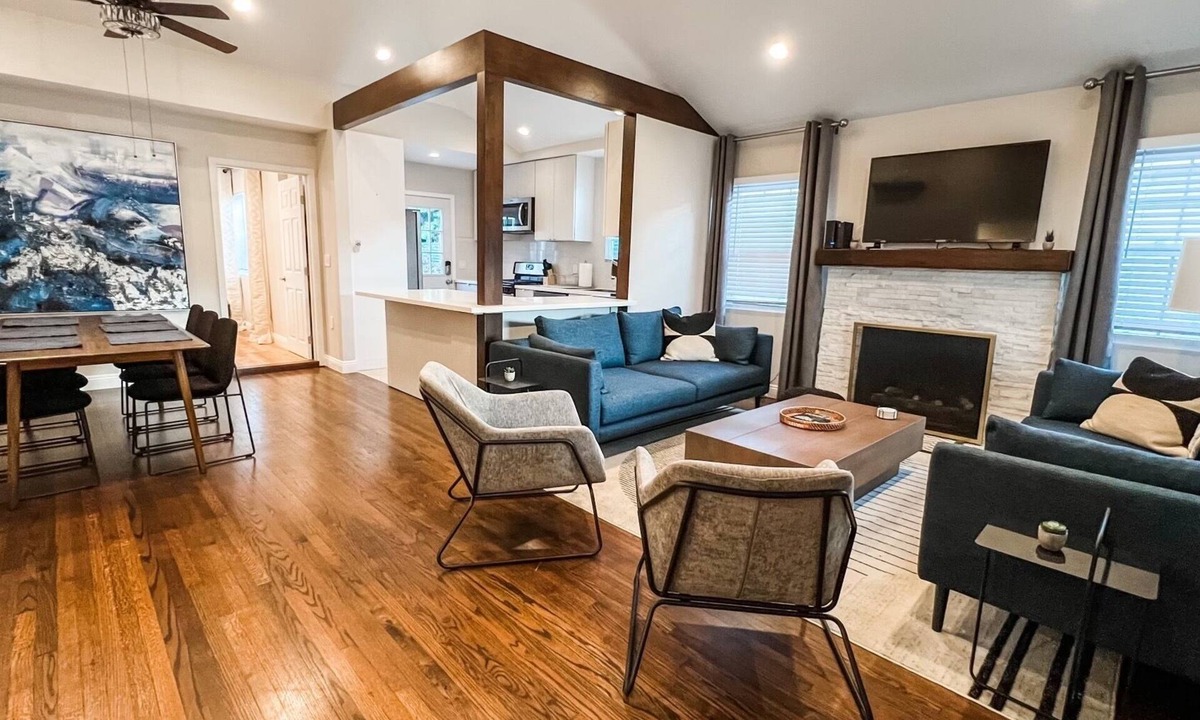 Lucerne - Higuera House | OASIS AVAILABLE NOW!