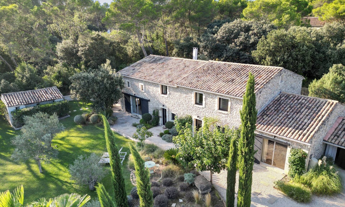 Uchaux House | Oasis de Sérénité: beautiful farmhouse for rent in Provence