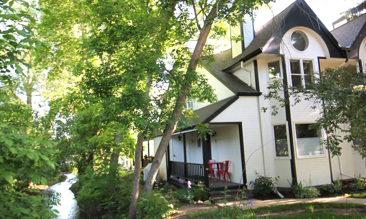 Whittier House | Oasis in the heart of downtown Boulders