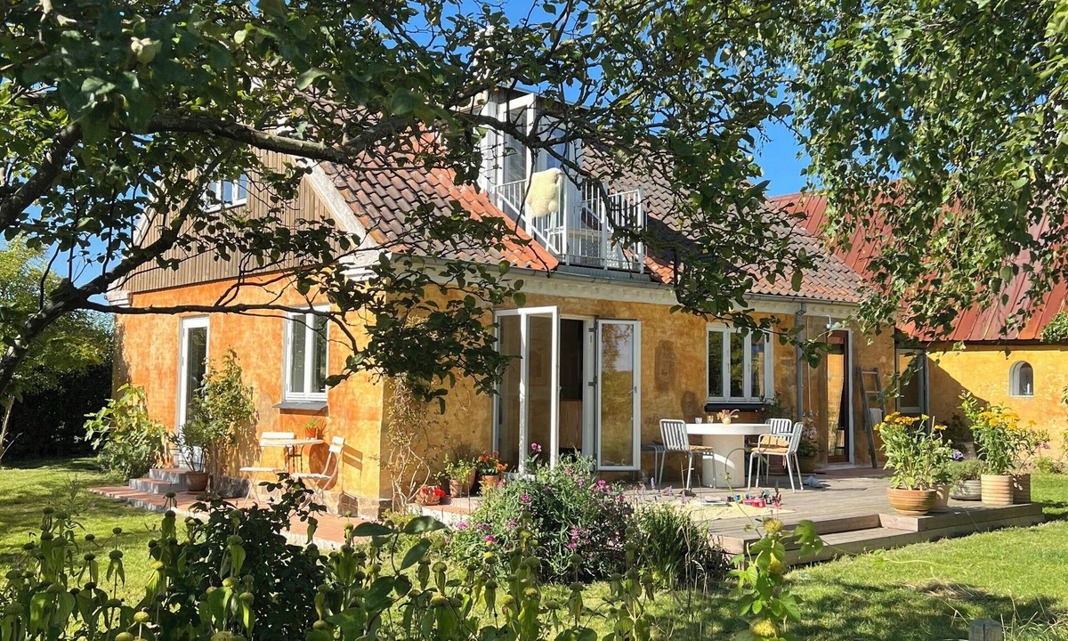Askeby House | Oasis of calm on Møn's blooming fields