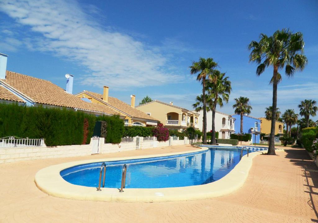 Vergel House | Oasis Park Maria