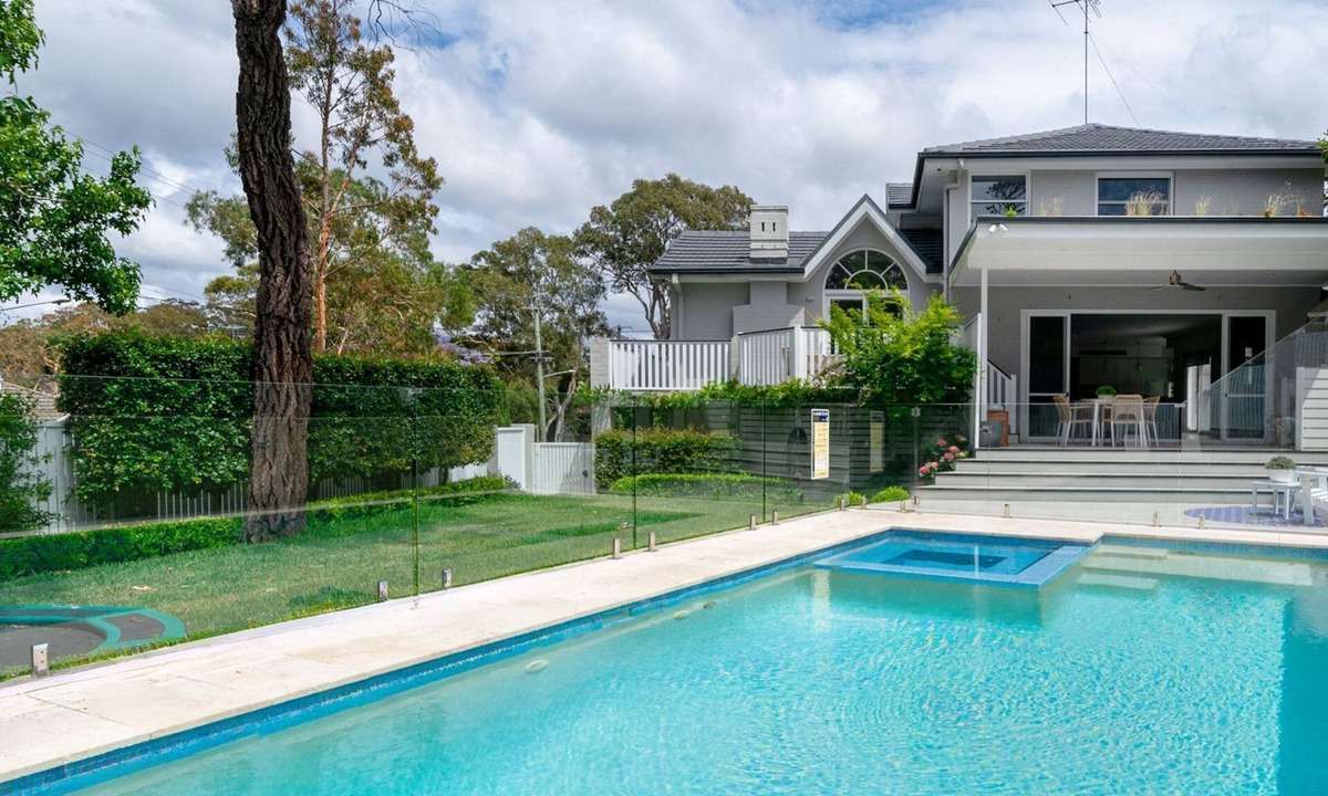 Oatley House | Oatley Escape with Pool Relax in Style & Elegance