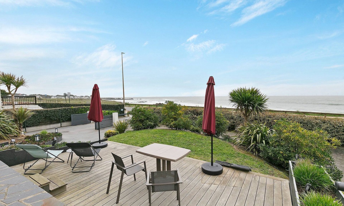Batz-sur-Mer Apartment | Ocean Apartment – Panoramic Sea View, Terrace, Parking