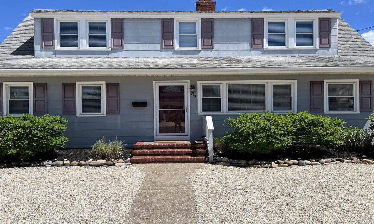 The Dunes House | OCEAN BLOCK single family home. Close to the Beach!