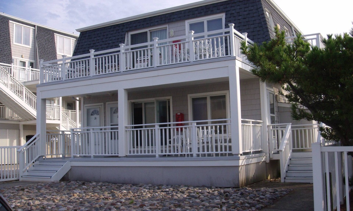 Beach Haven Condo | Ocean Block - steps to ocean, pool & restaurants