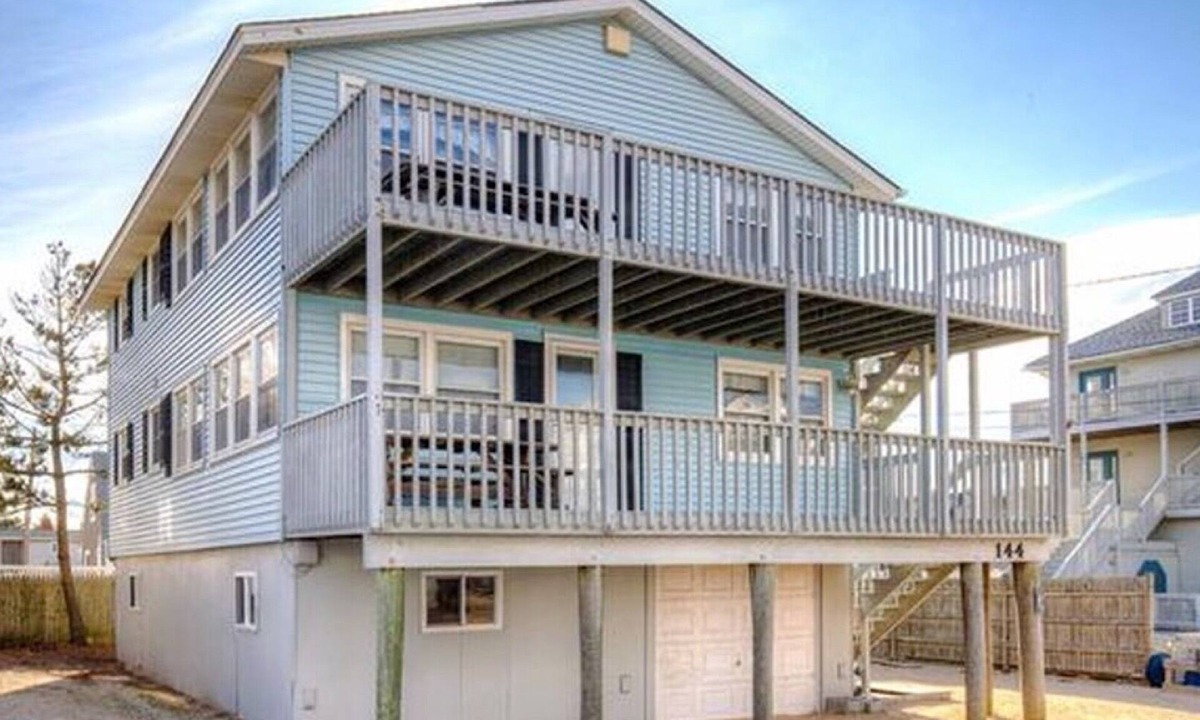 Beach Haven Terrace House | Ocean Block - One off the BEACH