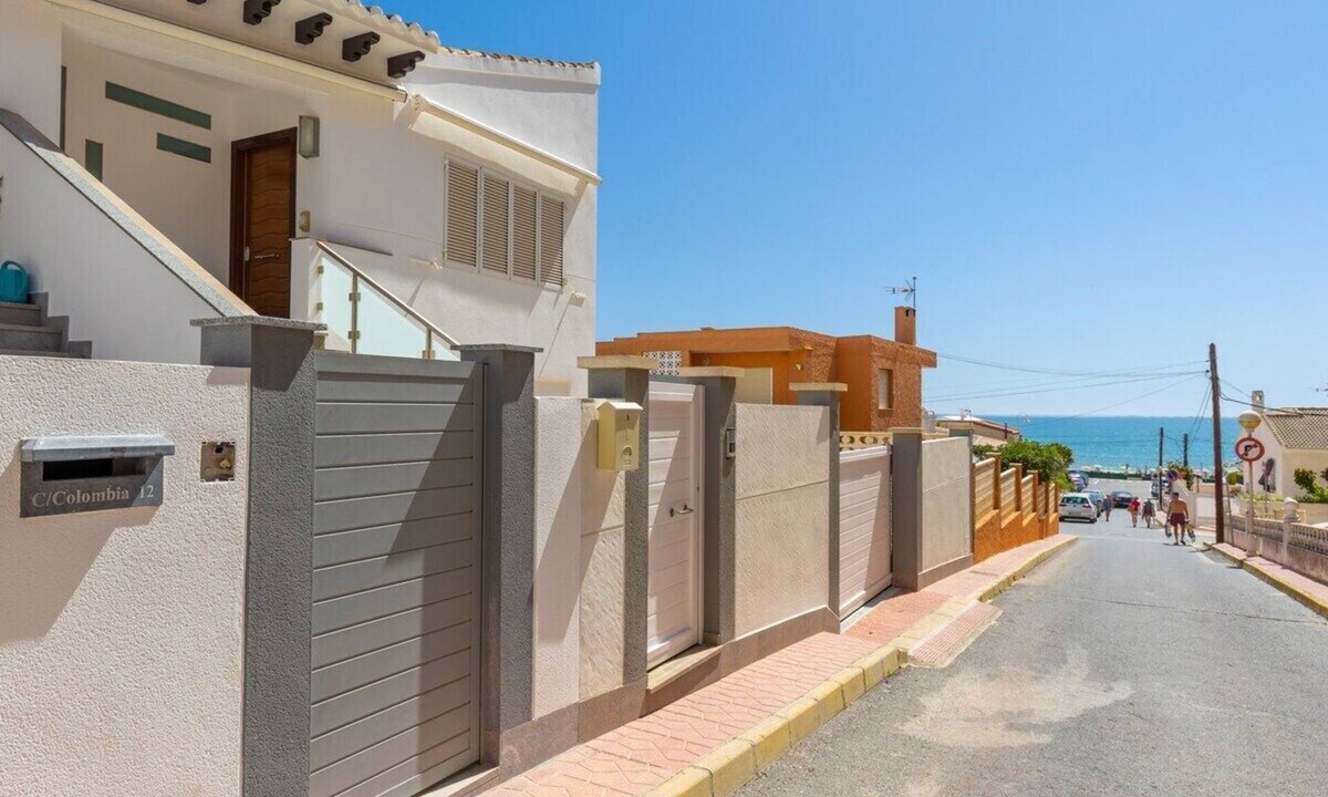 El Moncayo Ski Chalet | Ocean Blue Eyes by Fidalsa