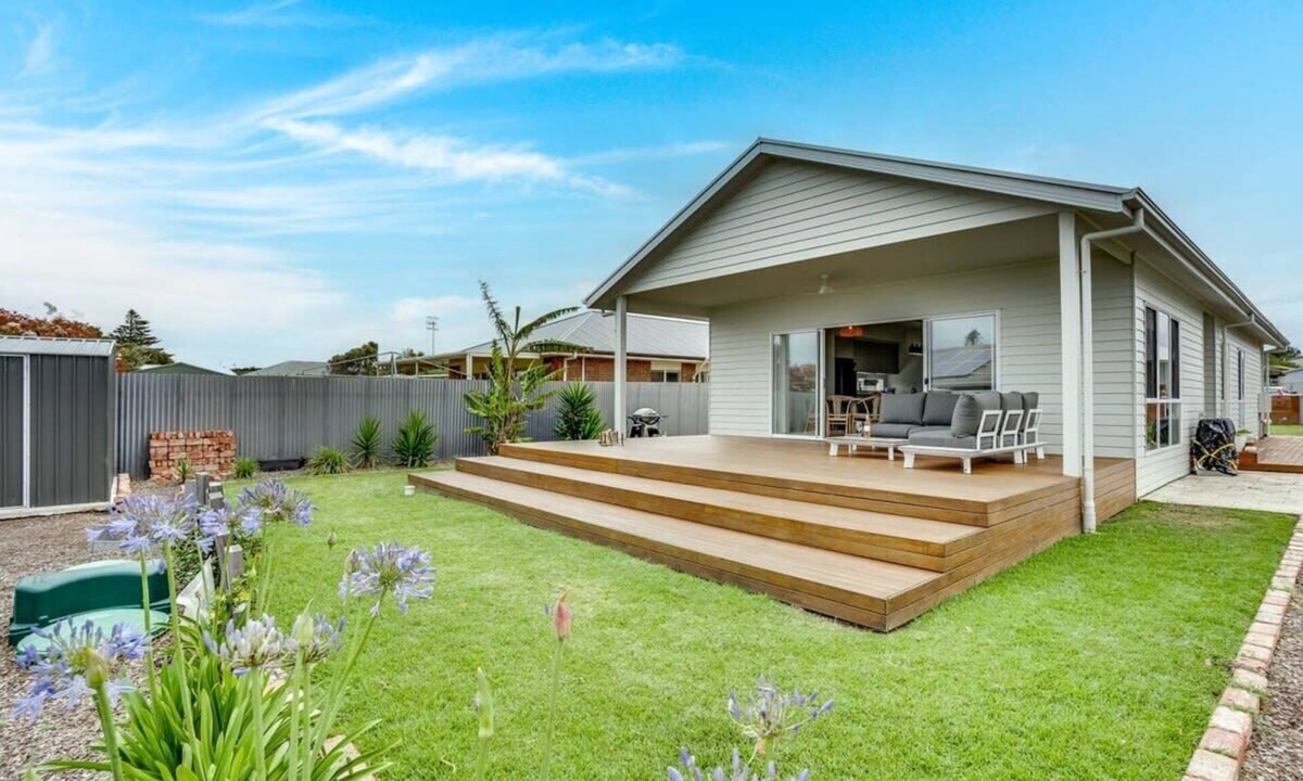 Middleton House | Ocean Breeze 57 Padman Crs Middleton