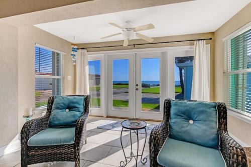 O'byrne House | Ocean Breeze Beach Bungalow