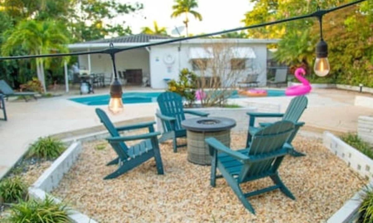 South Lake House | Ocean Breeze Bungalow 4BR 2BA W/Pool