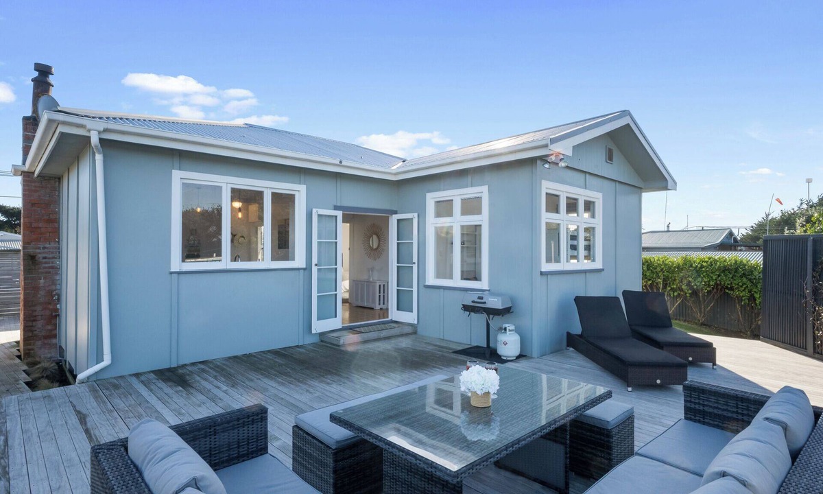 Foxton Beach House | Ocean Breeze - Foxton Beach Holiday Home