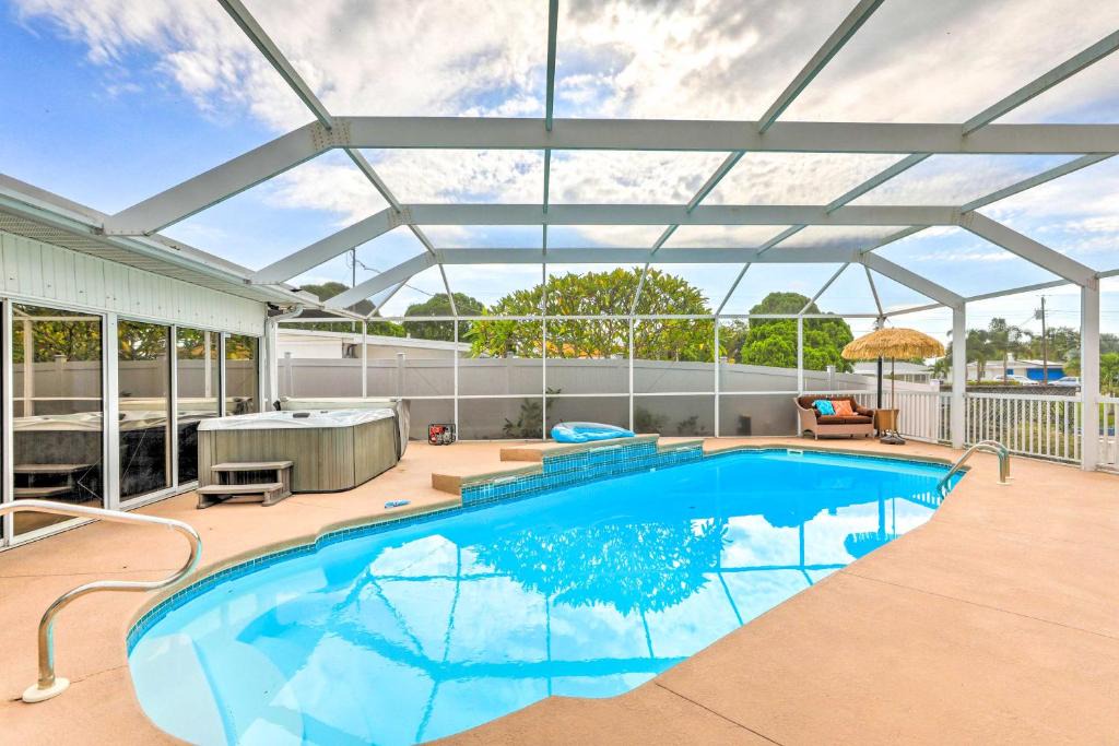 Bayshore Gardens House | 'Ocean Breeze Oasis' w/Boat Dock & Slip on Canal!