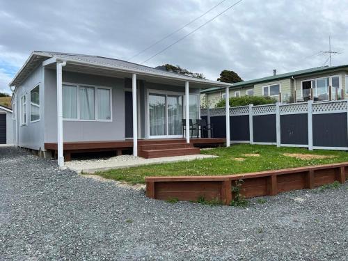 Kaka Point House | Ocean Breeze Retreat