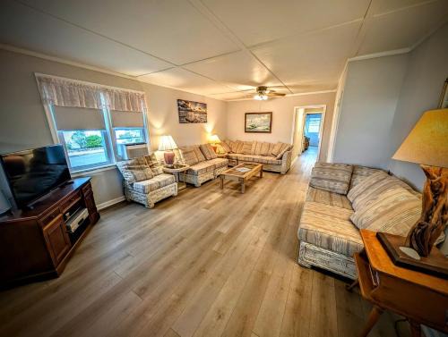 North Beach Haven House | Ocean Breeze Retreat