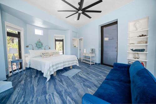 Long Beach Estates Apartment | Ocean Depth Room at Barnacle Resort