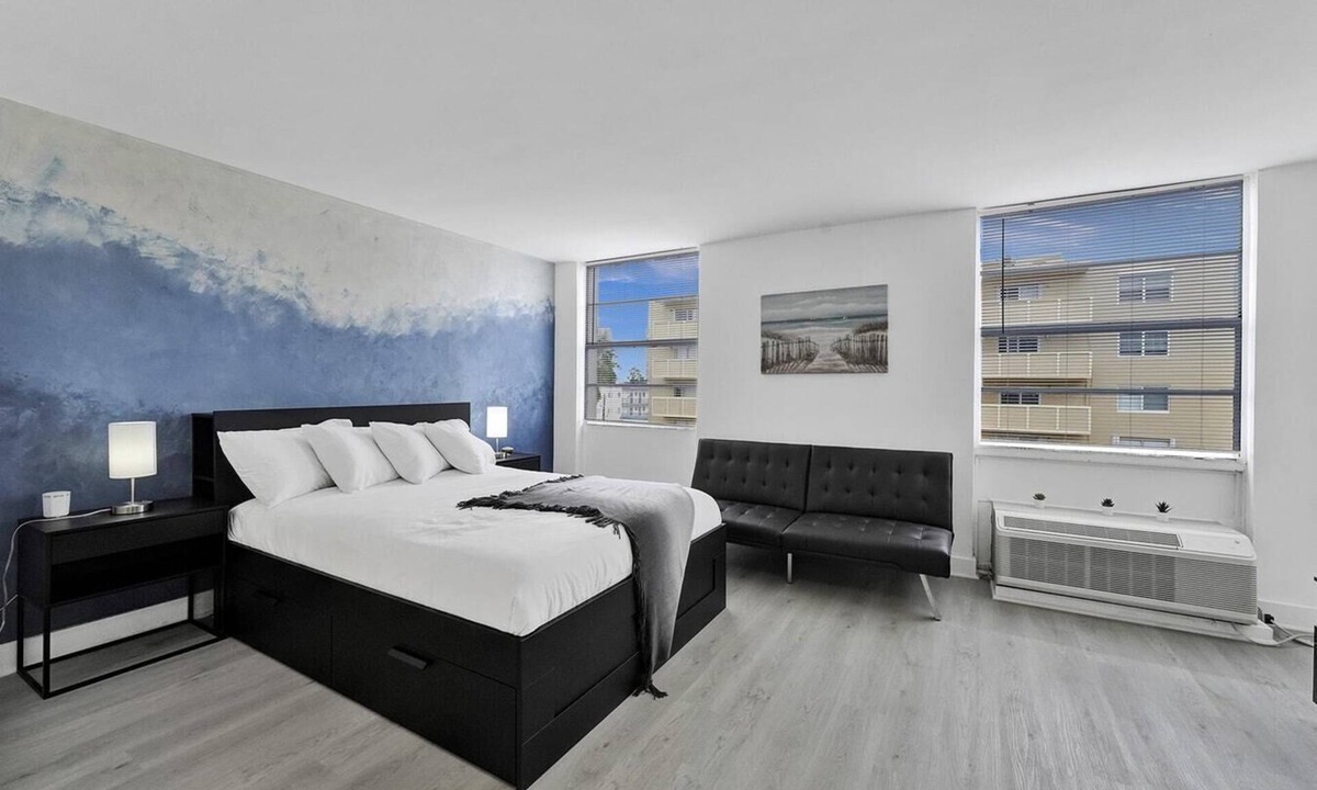 Flamingo/Lummus Condo | Ocean Dr 1BR Miami Beach Getaway