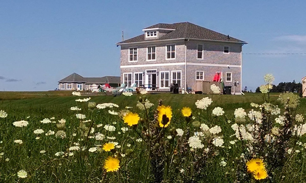 Augustine Cove Cottage | Ocean Front Beach House in Augustine Cove