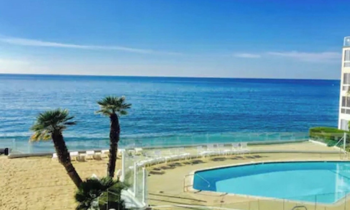 Eastern Malibu Condo | Ocean Front Carbon Beach Malibu Escape 😊