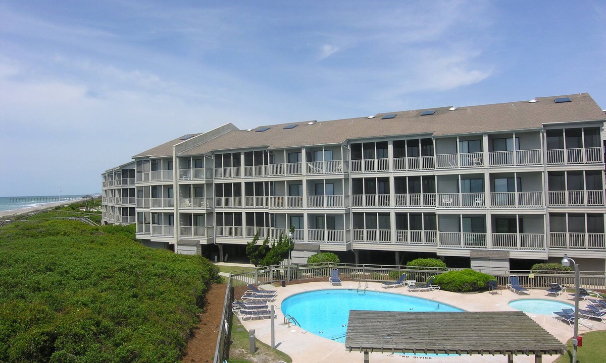 Coffeyville Condo | OCEAN FRONT COMPLEX GREAT FOR FAMILIES AND A SHORT WALK TO THE BEACH!