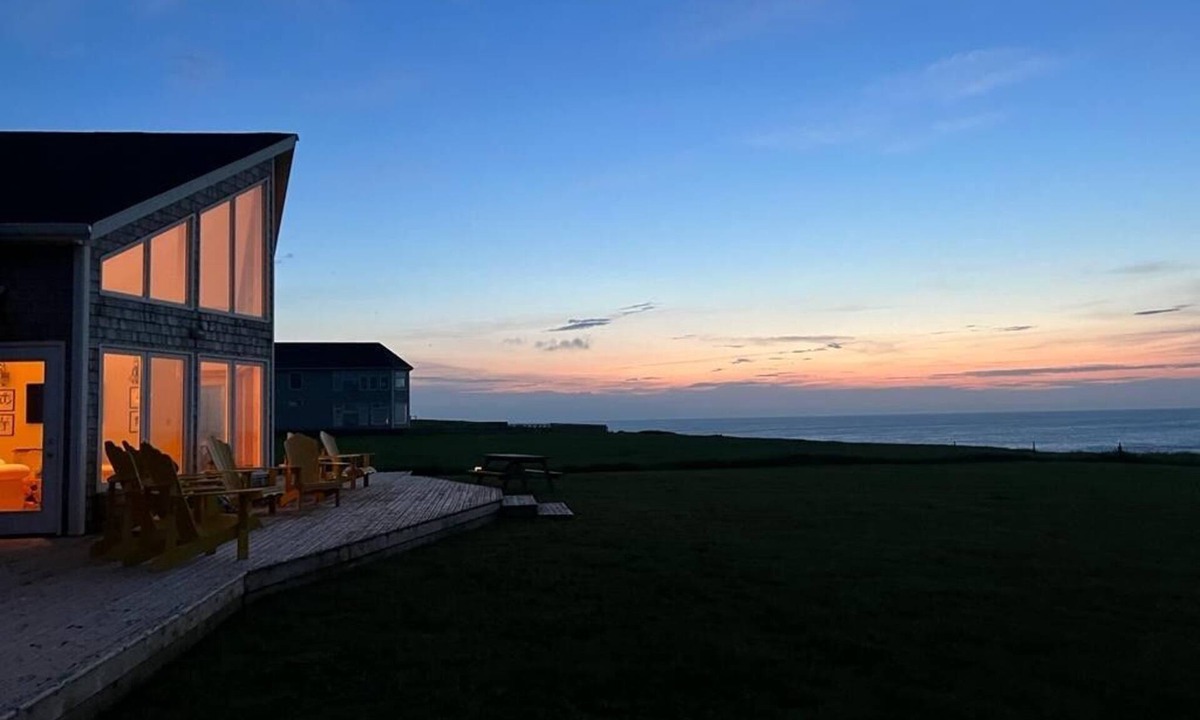 Sea View Cottage | Ocean Front Cottage With Panoramic Water Views- Seconds To Cousin's Shore Beach