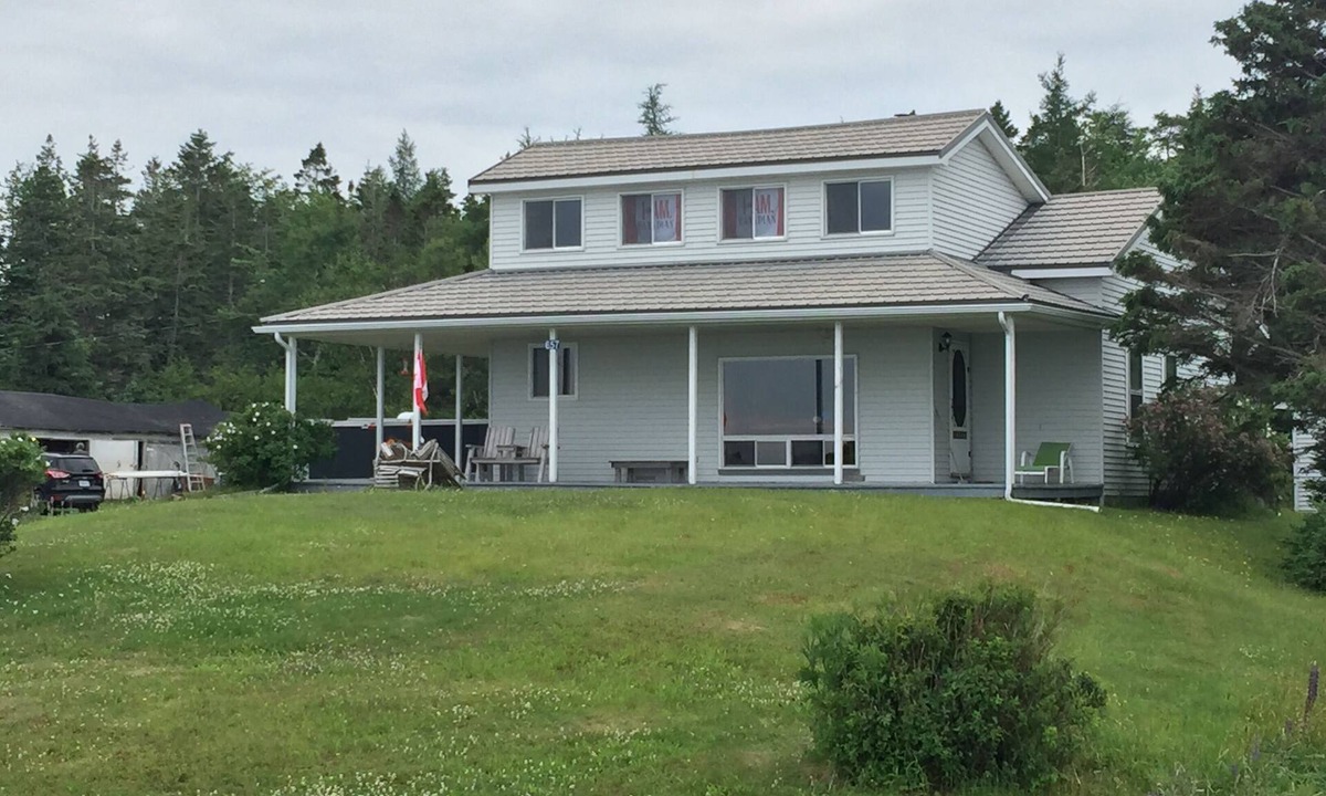 Feltzen South Cottage | Ocean Front Cottage