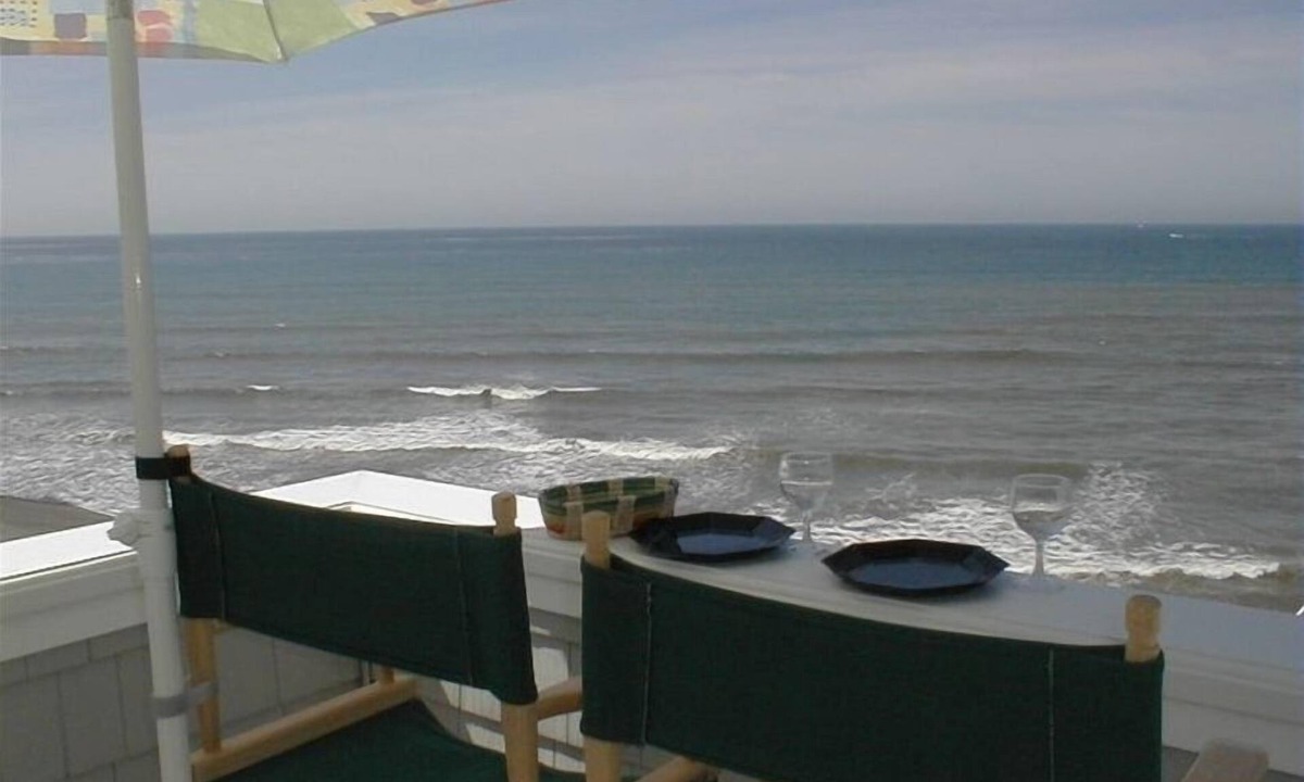 Ocean Beach Apartment | Ocean Front Dream Vacation
