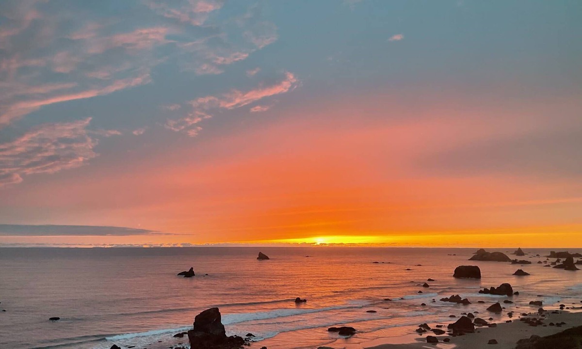 Brookings Apartment | Ocean Front Enchanting Sunsets from Wild Blue 2