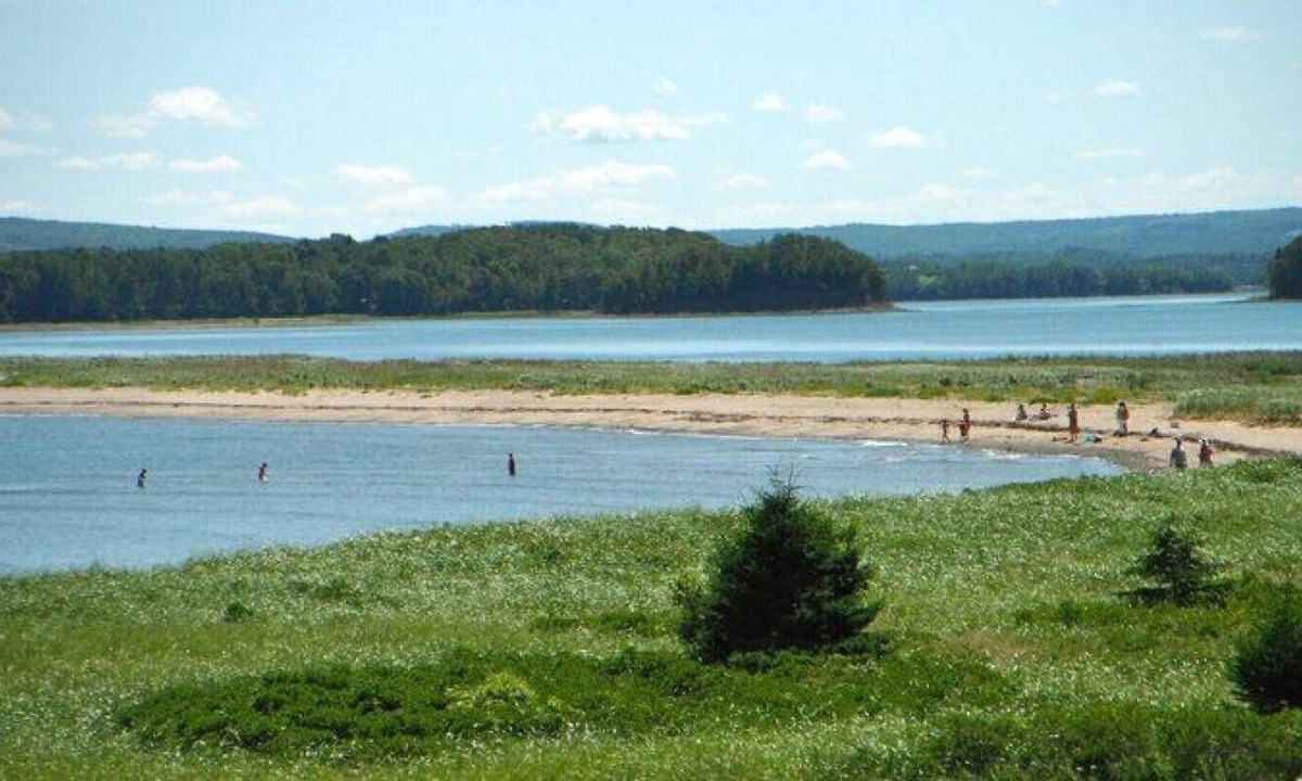 Little Harbour House | Ocean front get away with private beach and custom built timber frame