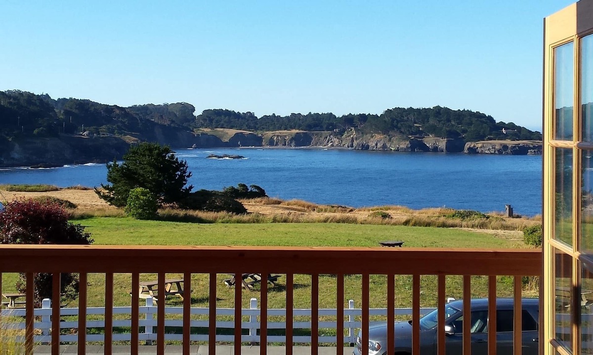 Mendocino Apartment | Ocean Front Luxury. Main Street Mendocino.