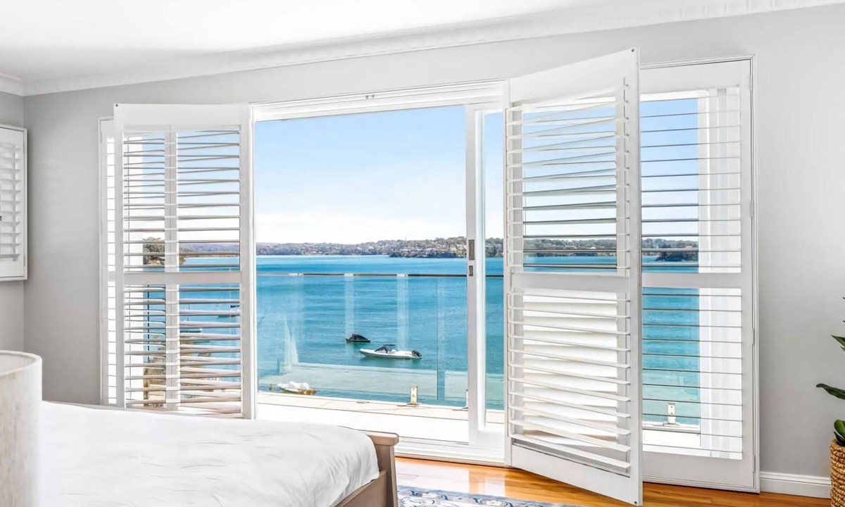 Bundeena House | Ocean Front Luxury The Lambeth Walk