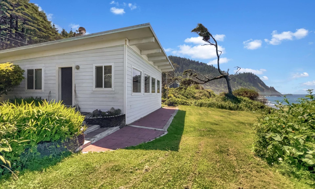 Arch Cape Cabin | Ocean Front Retreat Cabin