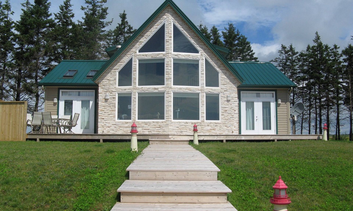 Chelton House | Ocean Front Vacation Home