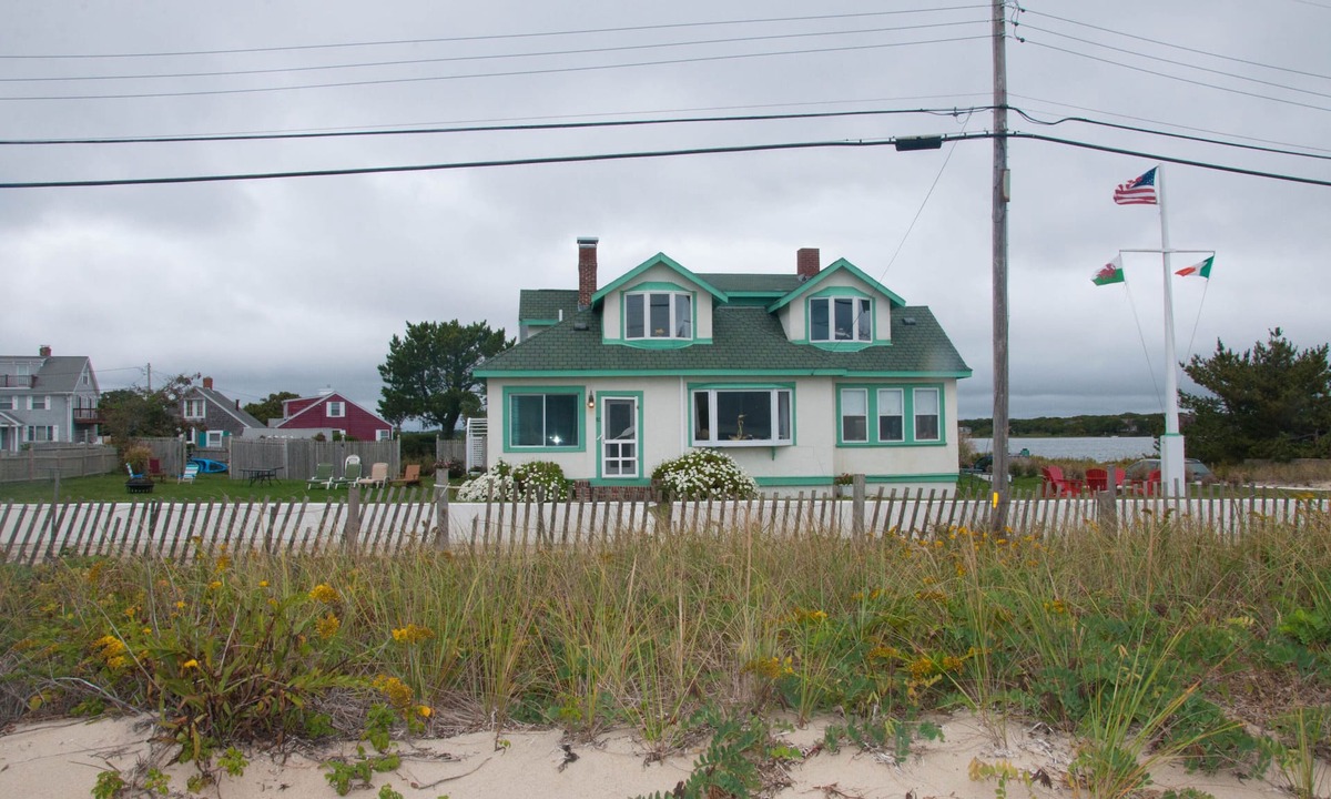 Mara Vista House | Ocean front with private beach in Falmouth, large lawn